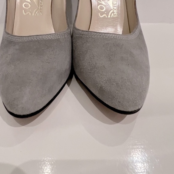 Ferragamo authentic gray suede 3 1/2 heels/ size 38 Italian-worn once. Classics - Picture 3 of 6